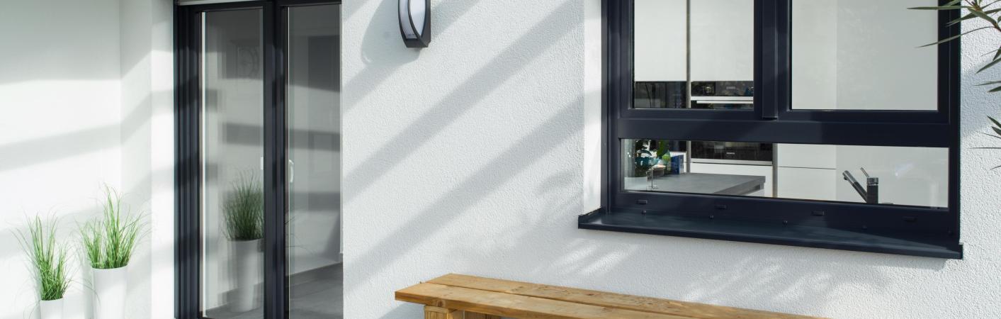 Kunststofffenster PaX mit anthrazitgrauer Folierung